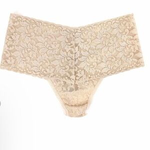 Hanky Panky Retro Thong Lace Panties in Chai